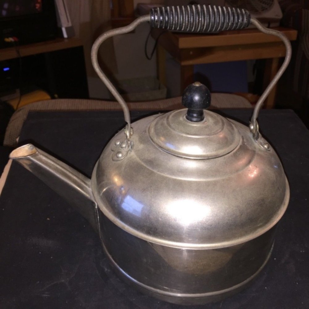 Antique large Vintage Rome NY Teapot Tea Kettle wood knob handle